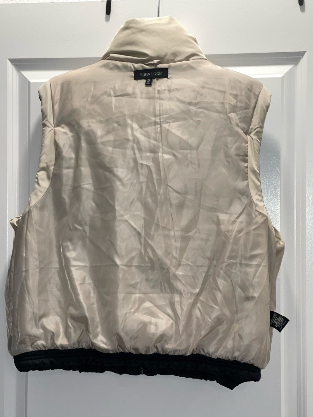 New Look Black and Cream Reversible Puffer Vest-Size 1X - Picture 4 of 9